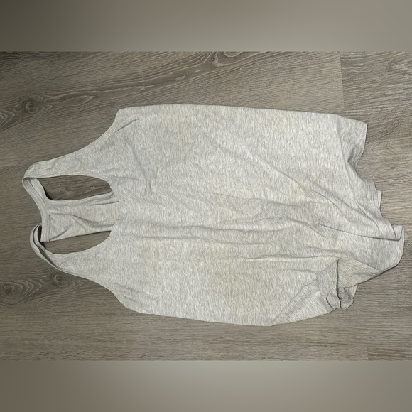 3 Lululemon tanks size 14 - Picture 3 of 3